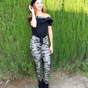 Camouflage leggings and camouflage trim crop top set Size S
